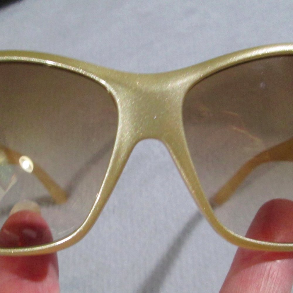 NWOT Calvin Klein Rare Gold Frame Sunglasses ~ CK 😎 - Picture 9 of 16